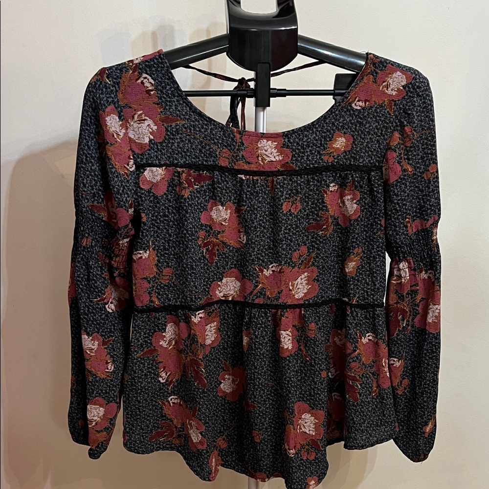 Knox Rose multi-colored floral scoop neck long balloon sleeve blouse